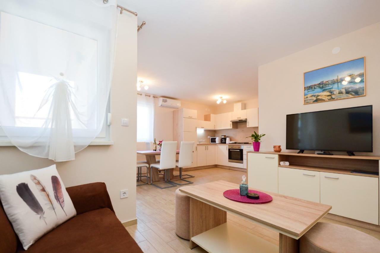 Apartment Mit- Mir Fondole المظهر الخارجي الصورة